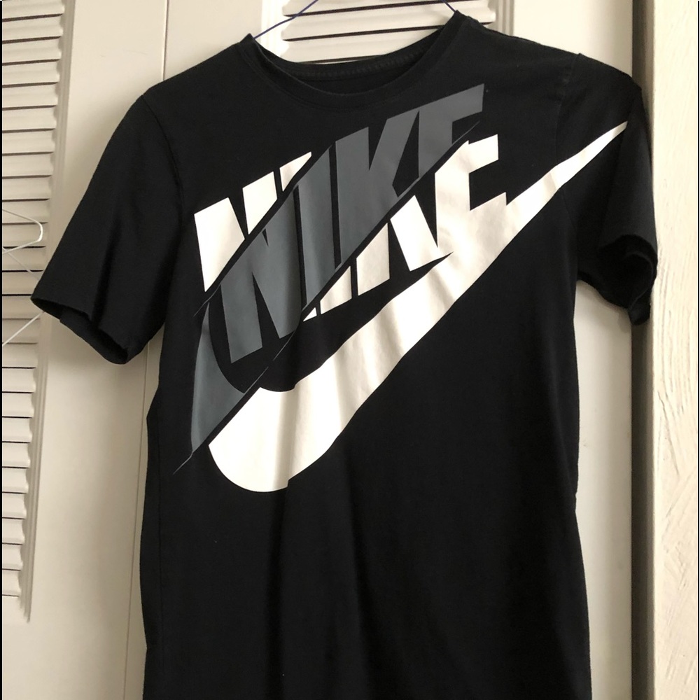 Nike T-shirt